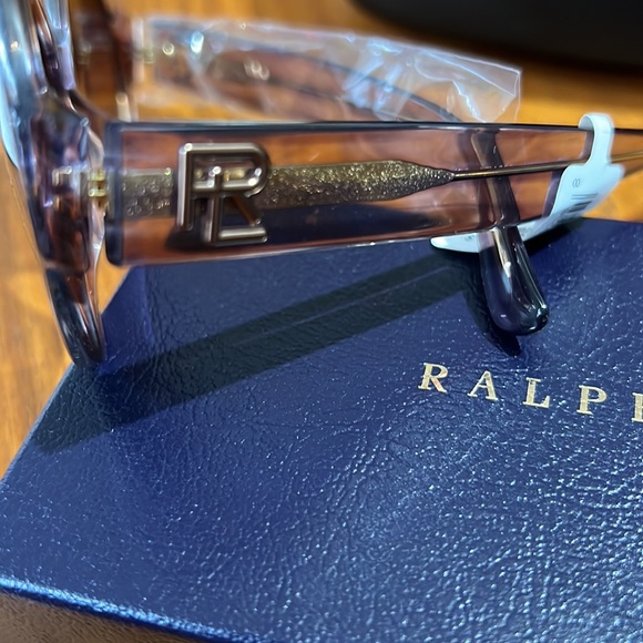 Ralph Lauren THE FARRAH Sunglasses - Picture 4 of 10